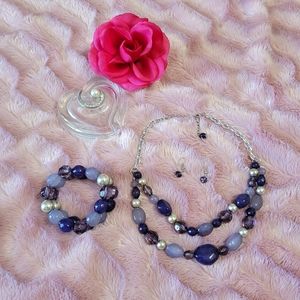 🟡 3 x $22 Pearls and Stones Necklace set
